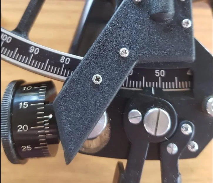 Navigation Astronomique en Pratique image sextant lecture Hi